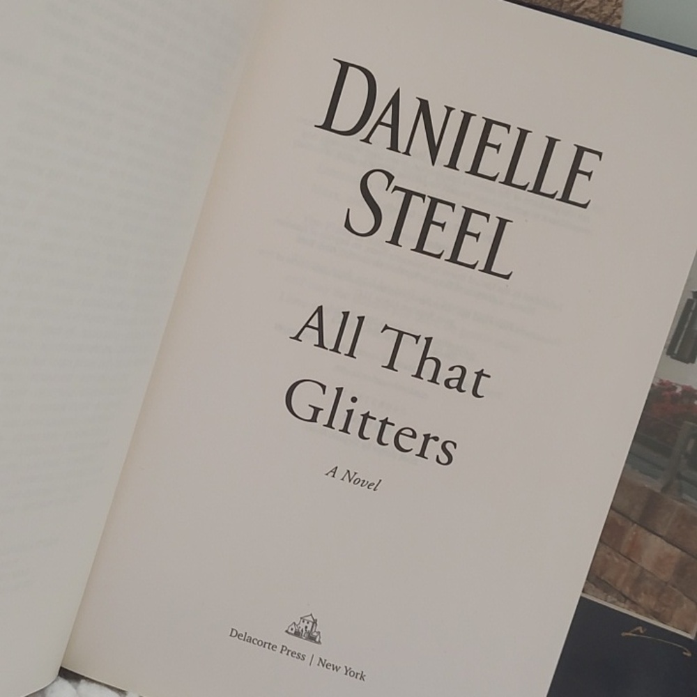Danielle Steel "All That Glitters" Hardcover Novel 📚,2020 - Picture 5 of 10